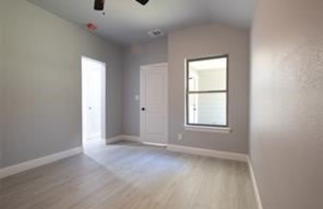 419 W Elm Street Gallery 4