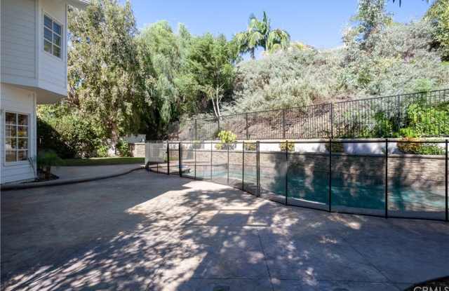 3801 E Woodbine Road Gallery 4