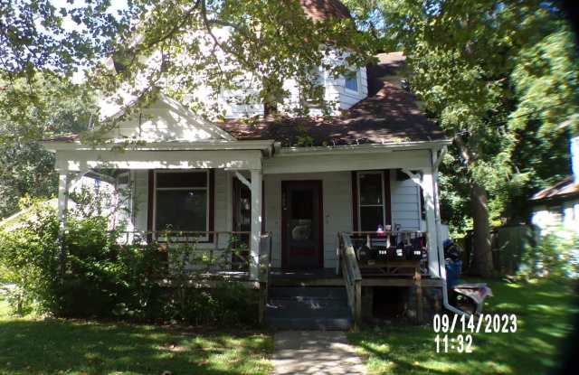805 Hazard Ave Avenue - 805 Hazard Avenue, Kalamazoo, MI 49048
