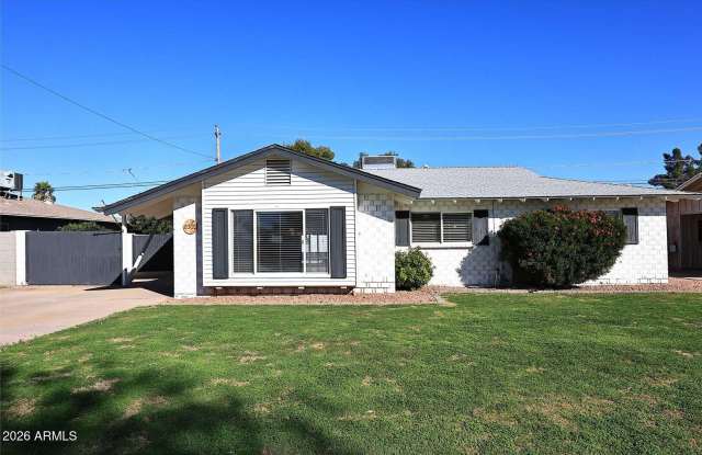 8302 E INDIANOLA Avenue photos photos