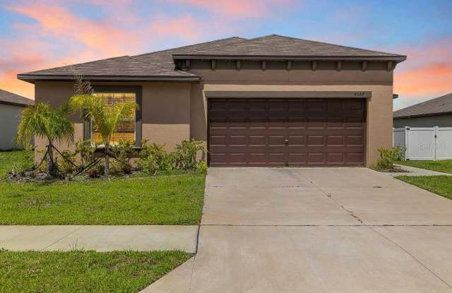 4357 FABULOUS FINCH Lane Gallery 1