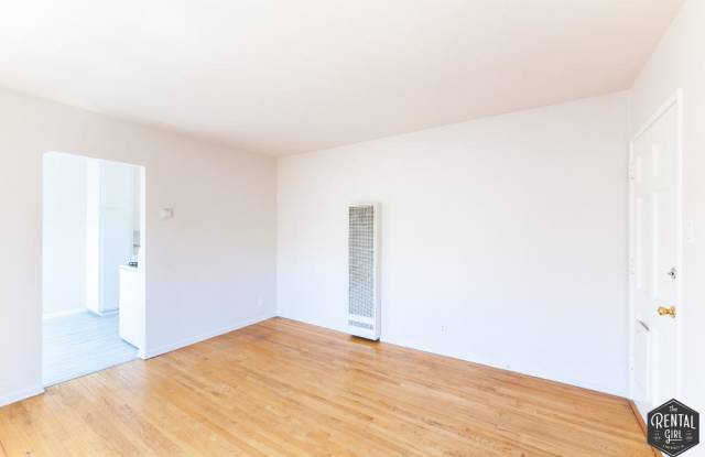 3740 S Bentley Ave Gallery 2
