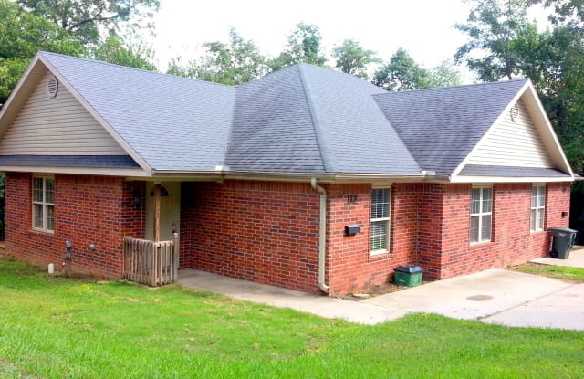 117 E Rock St photos photos