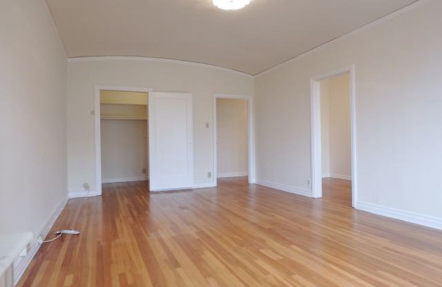 1895 Jackson Street Gallery 3