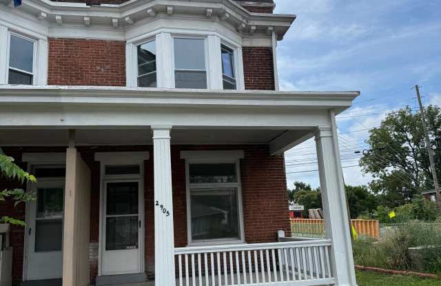 2905 Derry Street - 2 photos photos
