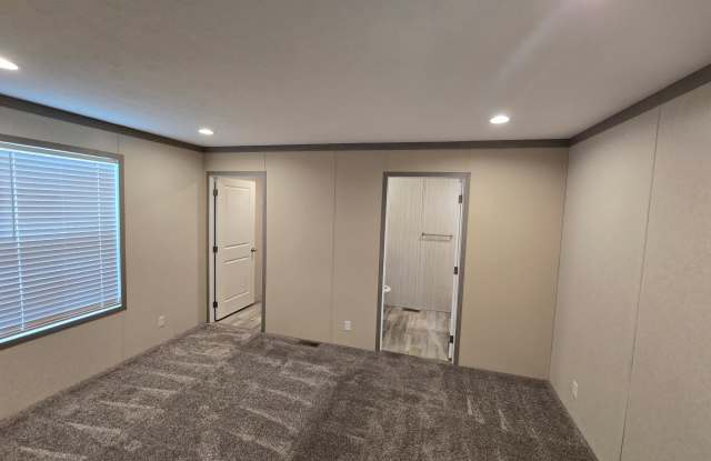 3541 Wayside Terrace Gallery 4