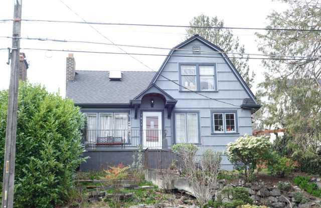 Cozy Roosevelt Shared Living Space photos photos