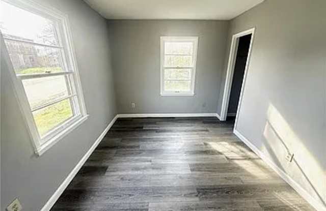 245 East Beechwood Avenue Gallery 4