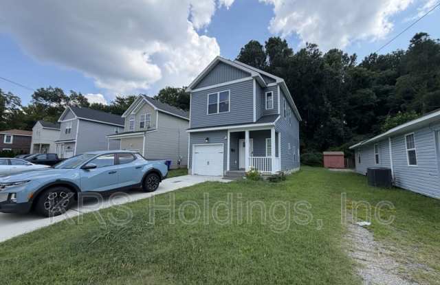 125 Charlotte Gallery 1