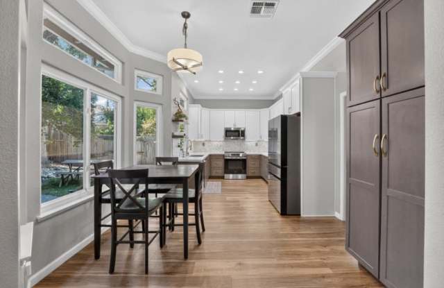 3032 Valasstrada Court Gallery 4