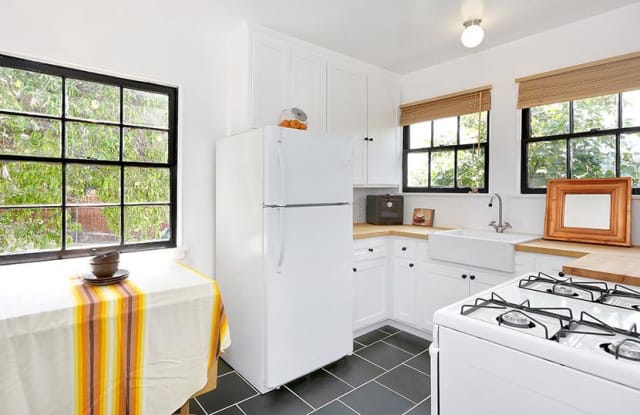 4759 1/2 Mendota Avenue - 4759 1/2 Mendota Ave, Los Angeles, CA 90042