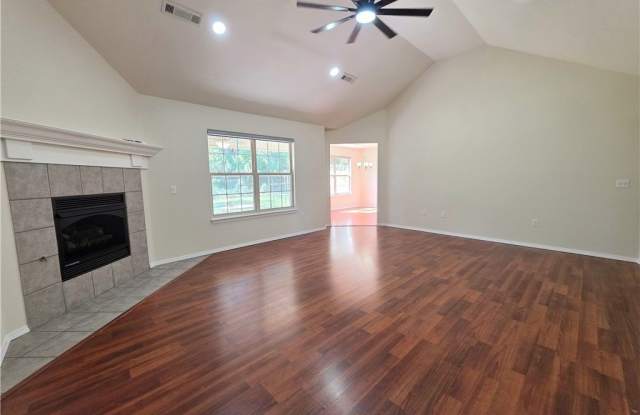 1703 Lawrence Avenue Gallery 2