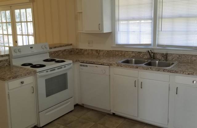 2368 Clifton Springs Manor Gallery 3