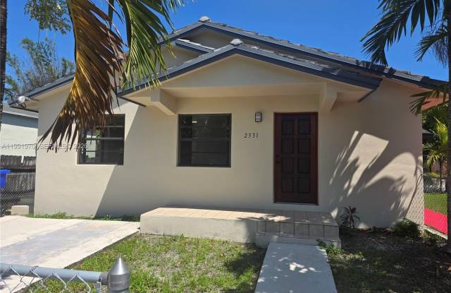 2331 SW 31st Ave photos photos