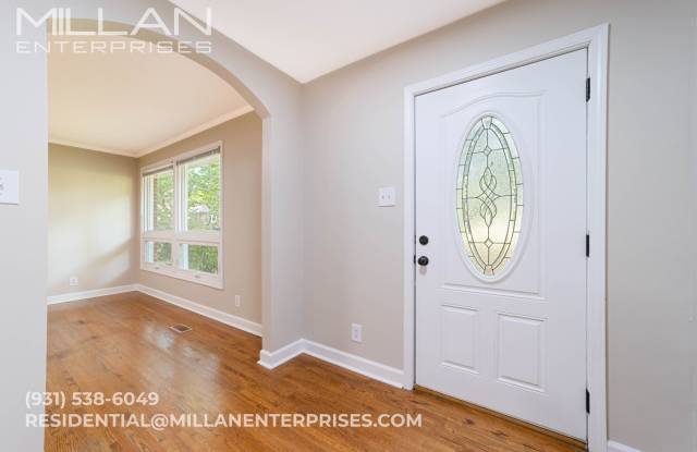 Charming Single-Story Home on a Spacious Lot Near Ft. Campbell! Gallery 3