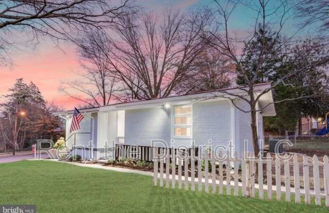 4234 South Dakota Avenue NE photos photos