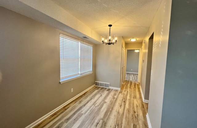 Stunning 1 Bedroom Apartment w/ Covered Parking Gallery 4
