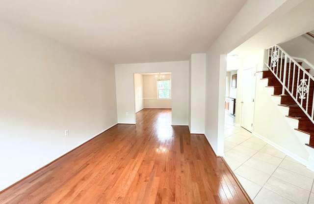 208 COMMONS Drive NW Gallery 2