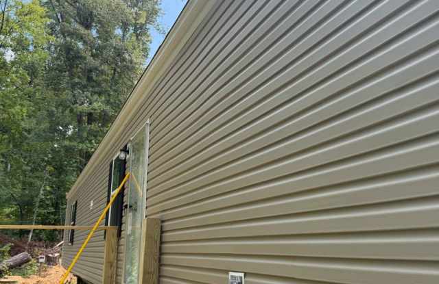 BRAND NEW 2 BED / 2 BATH TRAILER HOME IN SYLVA available NOW for year-long lease $1450 a month Gallery 4