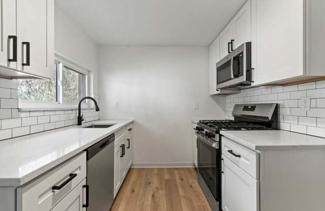 MOVE-IN SPECIAL AVAILABLE NOW! Get your first month FREE in this fully renovated 2-bedroom in Beechview! Gallery 4