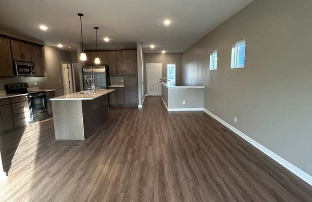 Newly Built 3-bed and 3-bath Townhome: 178th and Giles - 8124 South 178th Street, Sarpy County, NE 68136