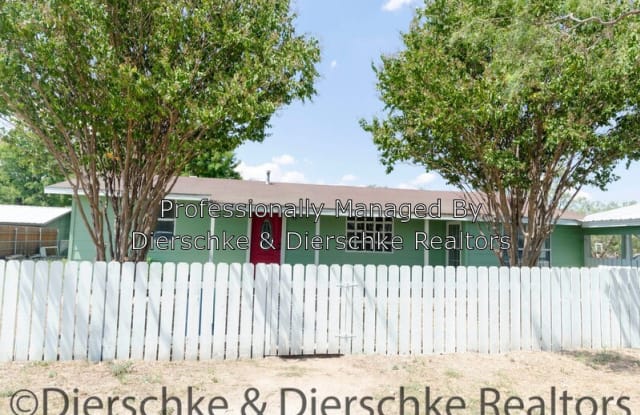 9743 Raccoon - 9743 Raccoon Rd, Grape Creek, TX 76901