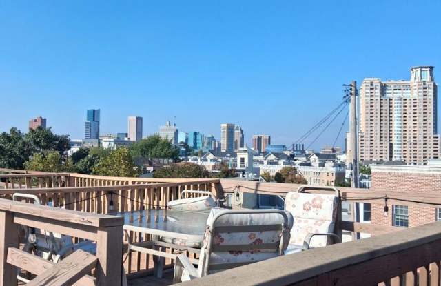 ** Half off First Month** Charming 2BD/2BA Townhome w/ Roof Deck in Riverside, MD! Gallery 4