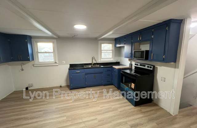 10-12 South B St - 10-12 South B Street, Norwich, CT 06380