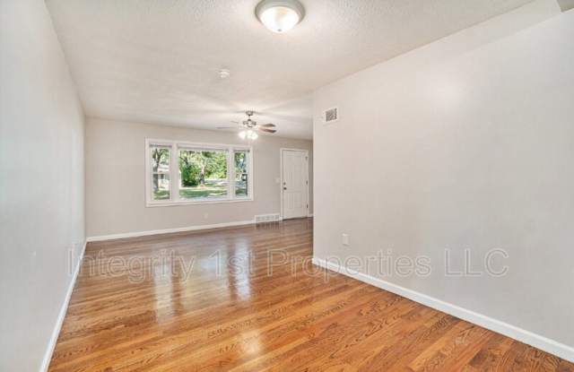 1105 Northeast 67 Terrace Gallery 3