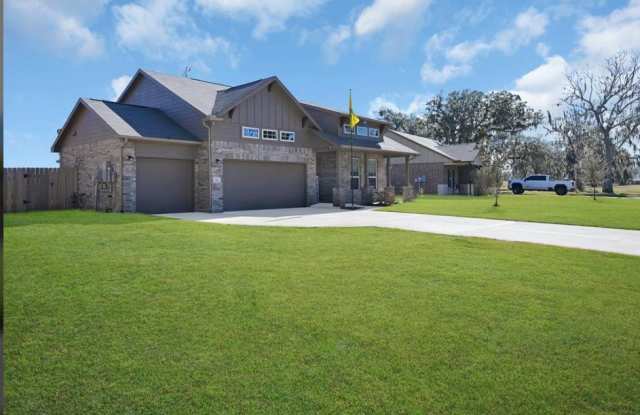 351 Twin Lakes Blvd W Gallery 2