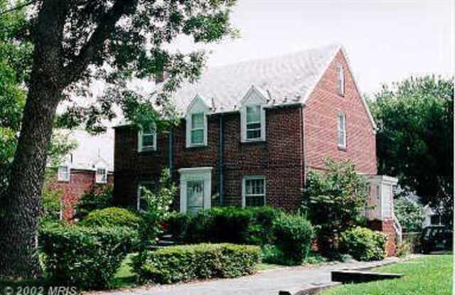 VERY NICE HOME IN EDGEMOOR SUBDIVISION photos photos