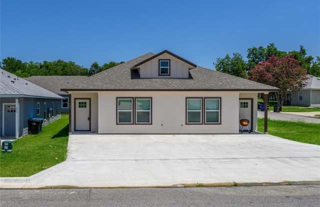 902 N Barrett Avenue photos photos