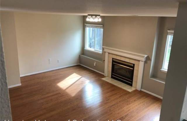 240 South Lark Avenue Gallery 3