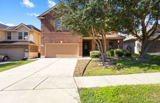 Beautiful 4-Bedroom Home in Cibolo Valley | Downstairs Primary Suite, Game Room & Community Pool! Gallery 3