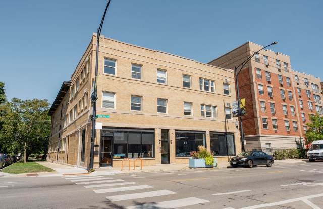Ravenswood Manor - 2 Bed / 1 Bath - Heat Included - In-Unit Laundry - DOG FRIENDLY photos photos