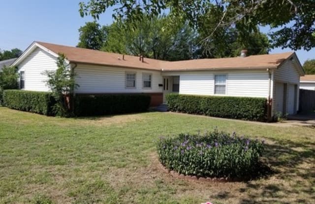 221 Anderson Drive - 221 Anderson Drive, Hurst, TX 76053