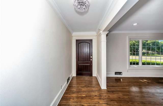 6705 Walnut Hill Lane Gallery 3