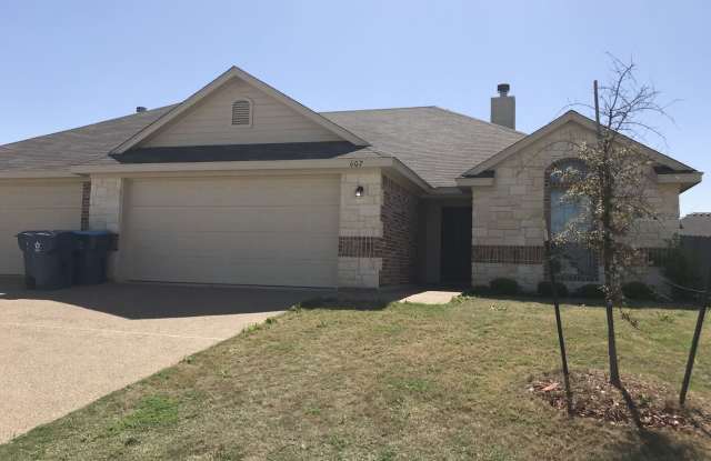 607 Madison Circle - 607 Madison Cir, Hewitt, TX 76643