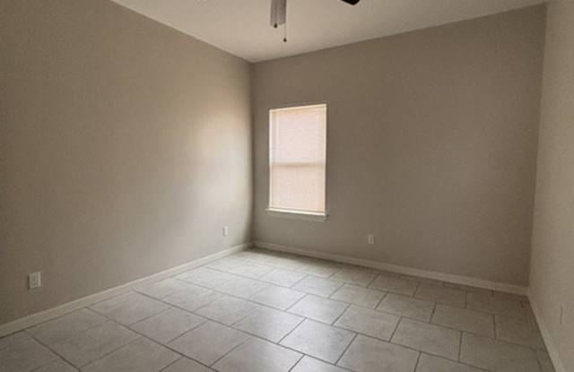 2002 Garden Ridge Drive - 4 Gallery 3