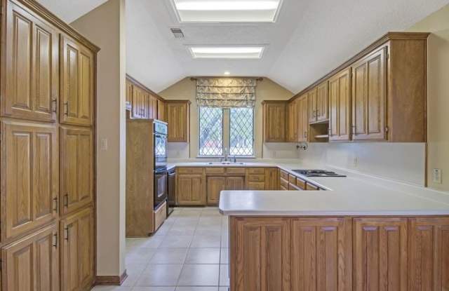 310 Fairway Drive Gallery 3
