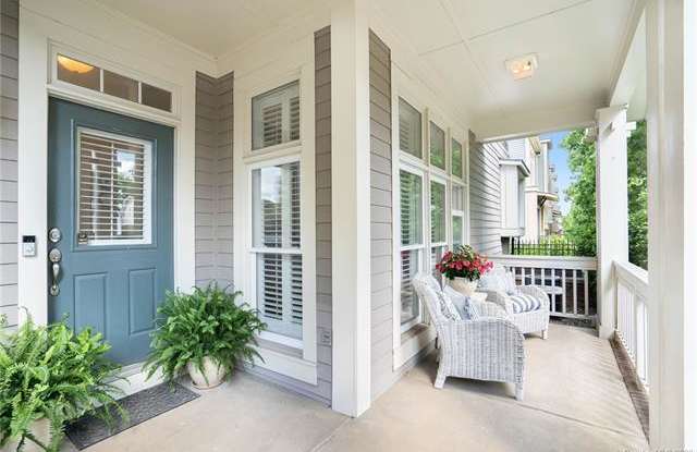 946 Garden District Drive Gallery 3