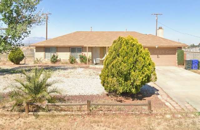For Rent - Cozy 3 Bed, 2 Bath + Den - 10948 Caribou Avenue, Apple Valley, CA 92308 For Rent - Cozy 3 Bed, 2 Bath + Den - 10948 Caribou Avenue, Apple Valley, CA 92308