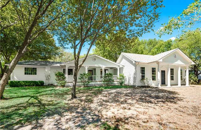 875 Country Club Road Gallery 4