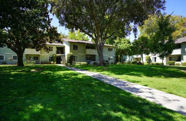 Nicely Updated Condo in Central Mountain View Location! Gallery 3