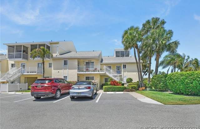 5532 NE Gulfstream Way Gallery 3