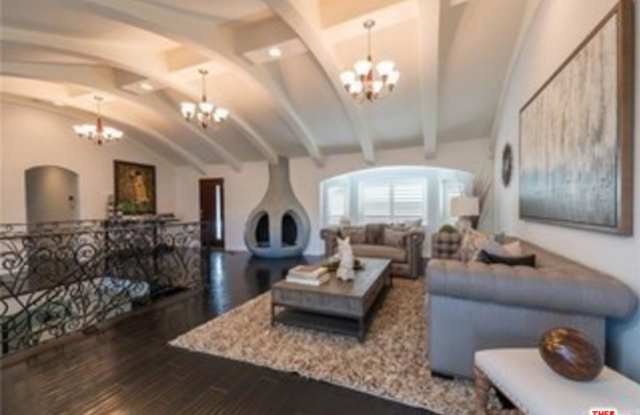 3366 CHARLESTON Way - 3366 N Charleston Way, Los Angeles, CA 90068