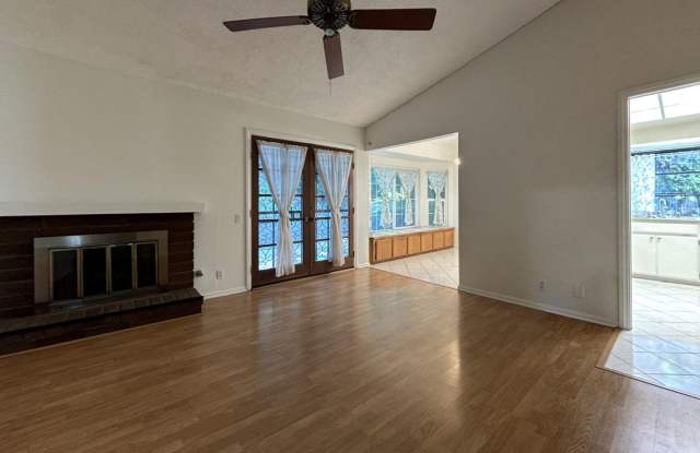 6064 Laura Ln. Beautiful 3 Bedroom 2 Bathroom Home in North San Bernardino! Gallery 3