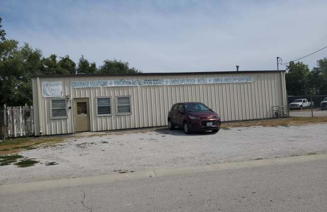 11 South Whitney - 1 - 11 South Whitney, Claycomo, MO 64119