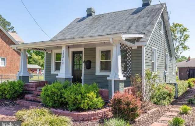 1204 RAILROAD AVENUE photos photos