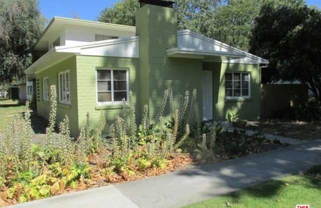 5176 Village Grn Gallery 2